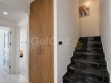 Girne Merkez Nezih Bölgede Sıfır Site İçinde Full Manzaralı, Bahçeli, Ortak Havuzlu Lüks Kiralık 3+1 İkiz Villa