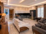 Girne Merkez'de Özel Havuzlu Full Deniz Ve Dağ Manzaralı Site İçinde Lüks Kiralık 3+1 Villa