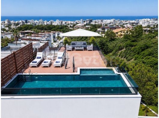 Girne Merkez'de Özel Havuzlu Full Deniz Ve Dağ Manzaralı Site İçinde Lüks Kiralık 3+1 Villa