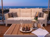 Girne Merkez'de Özel Havuzlu Full Deniz Ve Dağ Manzaralı Site İçinde Lüks Kiralık 3+1 Villa