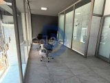 Kiralık Ticari Dükkan - Girne Karakum'da 160 m² İmkanlarla Dolu