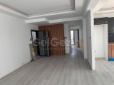 Gazimağusa Çanakkale mahallesinde yeni yapılmış havuzlu site içerisinde , 2+1 eşyasız kiralık daire