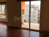Gazimağusa Baykal mahallesinde caddeye çok yakın, kısmi eşyalı 3+1 kiralık daire