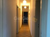 Gazimağusa Baykal mahallesinde caddeye çok yakın, kısmi eşyalı 3+1 kiralık daire
