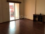 Gazimağusa Baykal mahallesinde caddeye çok yakın, kısmi eşyalı 3+1 kiralık daire