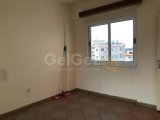 Gazimağusa Baykal mahallesinde caddeye çok yakın, kısmi eşyalı 3+1 kiralık daire