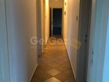 Gazimağusa Baykal mahallesinde caddeye çok yakın, kısmi eşyalı 3+1 kiralık daire