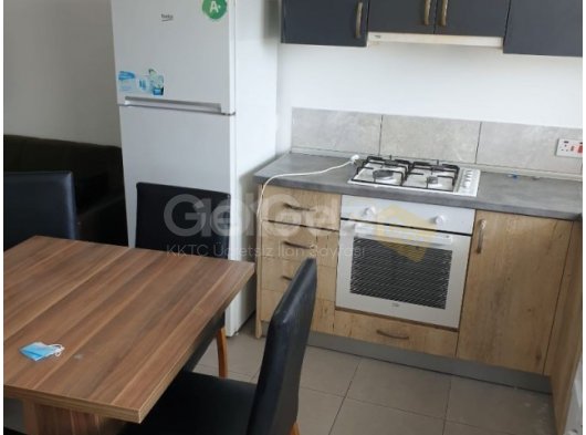 Gazimağusa Sakarya mahallesinde DAÜ ve Ada Kent üniversitelerine yürüme mesafesinde, eşyalı 3+1 kiralık daire