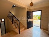 Girne Bellapais'te kiralık 4 + 1 tek depozitolu villa
