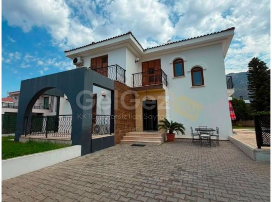 Girne Bellapais'te kiralık 4 + 1 tek depozitolu villa
