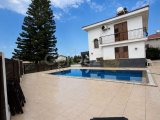 Girne Bellapais'te kiralık 4 + 1 tek depozitolu villa