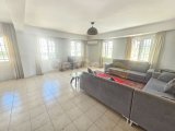 Girne Merkez Kiralık 3+1 Eşyalı Geniş Daire