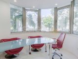 Girne Merkezde Kiralık Ticari Bina