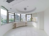 Girne Merkezde Kiralık Ticari Bina