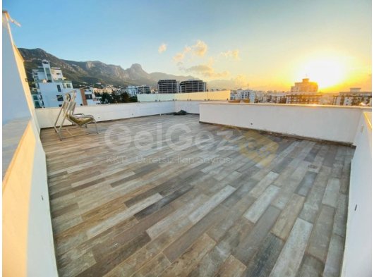 Girne'nin merkezinde geniş kiralık 2+1 Penthouse!