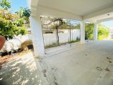 Girne Karaoğlanoğlu bölgesinde eşyasız geniş kiralık 3+2 bahçeli villa!