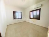 Girne Karaoğlanoğlu bölgesinde eşyasız geniş kiralık 3+2 bahçeli villa!