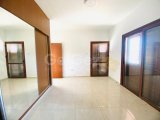 Girne Karaoğlanoğlu bölgesinde eşyasız geniş kiralık 3+2 bahçeli villa!