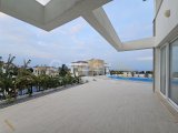 Girne Yeşiltepe'de 3+1 Havuzlu Kiralık Villa