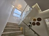 Girne Yeşiltepe'de 3+1 Havuzlu Kiralık Villa