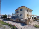 Girne Lapta'da Hayalinizdeki Deniz ve Dağ Manzaralı Villa!