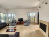 Girne Ozanköy'de Doğa Manzaralı, Ful Eşyalı 3+1 Villa Kiralık