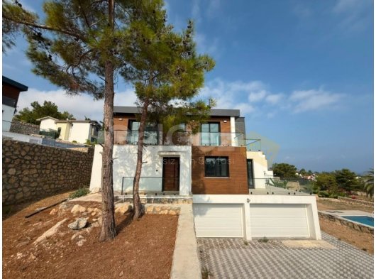 DENİZ VE DAĞ MANZARALI 300 M² EŞYASIZ 4+1 LÜKS VİLLA KİRALIK