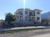 Girne Lapta'da Hayalinizdeki Deniz ve Dağ Manzaralı Villa!