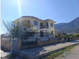 Girne Lapta'da Hayalinizdeki Deniz ve Dağ Manzaralı Villa!