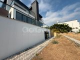 DENİZ VE DAĞ MANZARALI 300 M² EŞYASIZ 4+1 LÜKS VİLLA KİRALIK