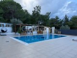 GİRNE KARAOGLANOĞLU BÖLGESİNDE GÜNLÜK KİRALIK 5+1 VİLLA