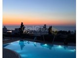Satılık - Palm Bay Manzaralı, Bahçeli | Modern 1+1 Daire | £99,500 (Tapu Hazır!)