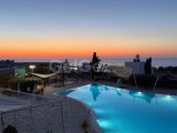 Satılık - Palm Bay Manzaralı, Bahçeli | Modern 1+1 Daire | £99,500 (Tapu Hazır!)
