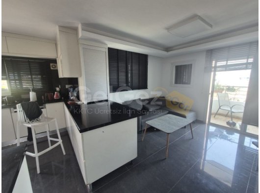 Girne Merkez Akpınar Pastanesi Üstü Harika Konumda 3+1 Full Eşyalı Daire Kiralık!