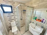 GİRNE MERKEZ'DE GENİŞ BALKONLU ÇİFT BANYOLU FULL EŞYALI KİRALIK REZİDANS DAİRE