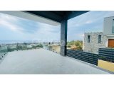 Girne Çatalköy'de Deniz Manzaralı Lüks Villa Satılık!