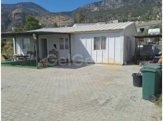 Kozanköy Merkezinde Satılık 3+1 Köy Evi