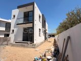 LEFKOŞA GÖNYELİ’DE SATILIK 4+1 LÜKS VİLLA