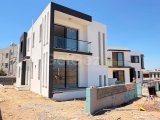 LEFKOŞA GÖNYELİ’DE SATILIK 4+1 LÜKS VİLLA