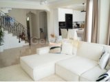 KİRALIK – ALSANCAK’TA GÜZEL 3+1 VİLLA