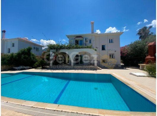 Alsancak Merkez'de Kiralık Şık 3+1 Villa