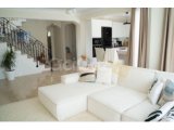 KİRALIK – ALSANCAK’TA GÜZEL 3+1 VİLLA