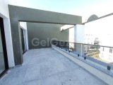 Lefkoşa Hamitköy'de Satılık Ebeveyn Banyolu 2+1 Penthouse Daire