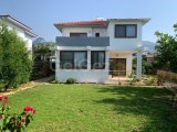 Girne Çatalköyde Satılık Çok İyi Durumda 3+1 Villa