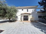 Girne Ozanköy'de Satılık Türk Koçan 4+2 Çok Geniş Türk Koçanlı Villa