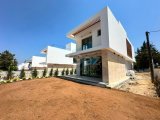 KIBRIS GIRNE ÇATALKOY'DE MUHTEŞEM İÇ MEKAN TASARIMINA SAHIP YENI 3+1 VILLA SATILIK