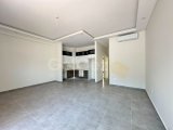 KIBRIS GIRNE ALASANCAK BOLGESINDE, YÜZME HAVUZLUŞ, EŞYASIZ 2+1 DAIRE SATILIKTIR