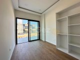 KIBRIS GIRNE ALSANCAK BÖLGESINDE, YÜZME HAVUZLU LÜKS 3+1 YENI VILLA SATILIKTIR