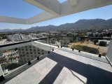 Girne Merkez'de Birinci Sırada Satılık Özel Havuzlu 3+1 Lüks Penthouse