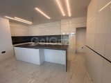 Girne Merkez'de Birinci Sırada Satılık Özel Havuzlu 3+1 Lüks Penthouse